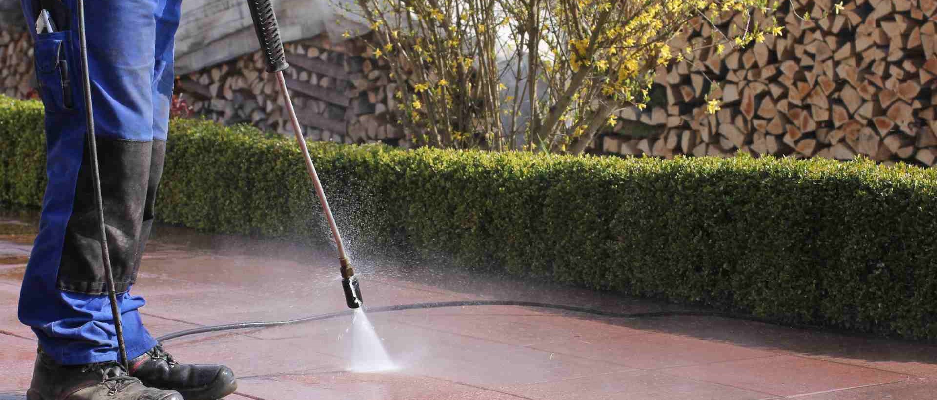 garden maintenance DA18